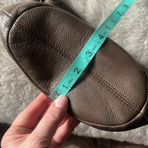 Tignanello light brown cocoa leather drawstring bucket crossbody bag - Picture 12 of 13